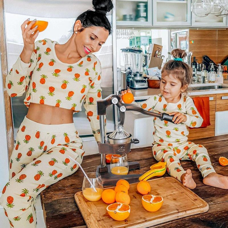 Zulay Kitchen Premium Manual Citrus Juicer - Heavy-Duty Cast Iron Citrus Squeezer with 5-Inch Bowl, Stainless Steel Filter Cone, Comfortable Grip